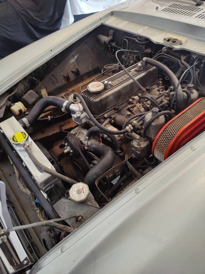 Datsun-roadster-1600-1970-grey-7