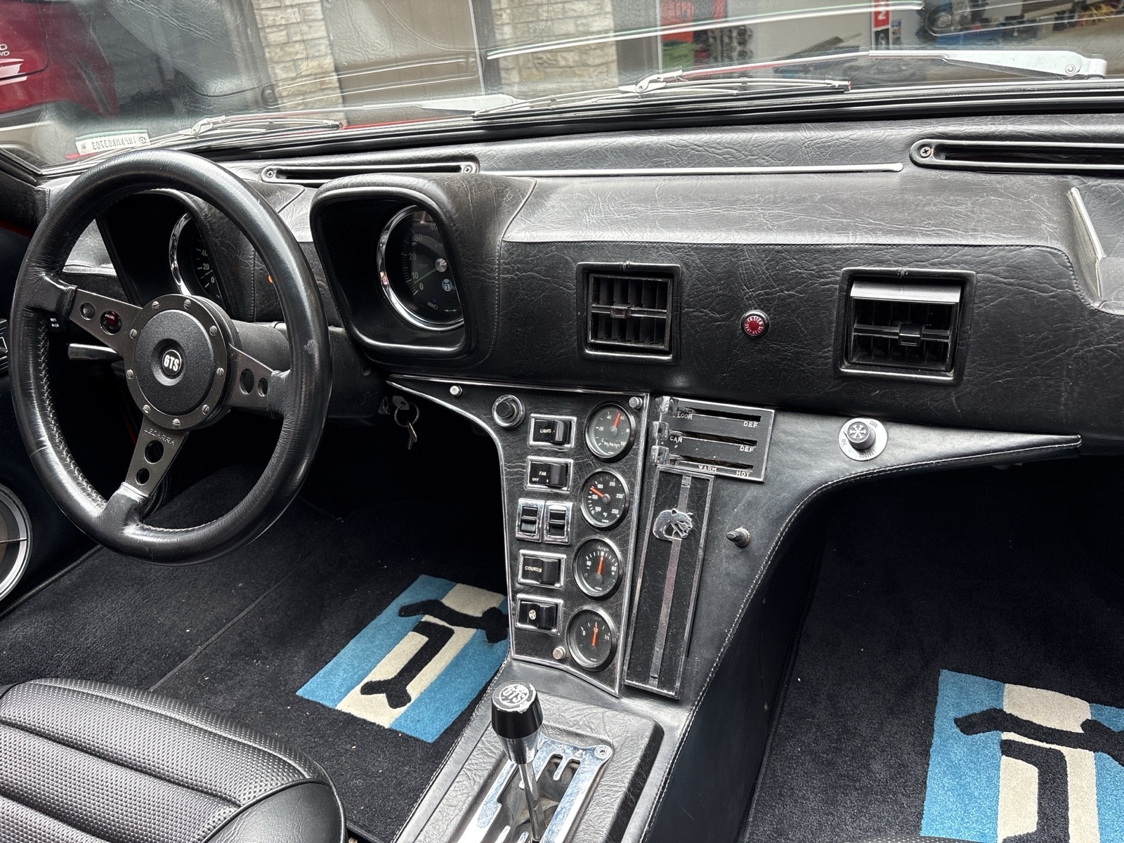 De-Tomaso-Pantera-1972-33