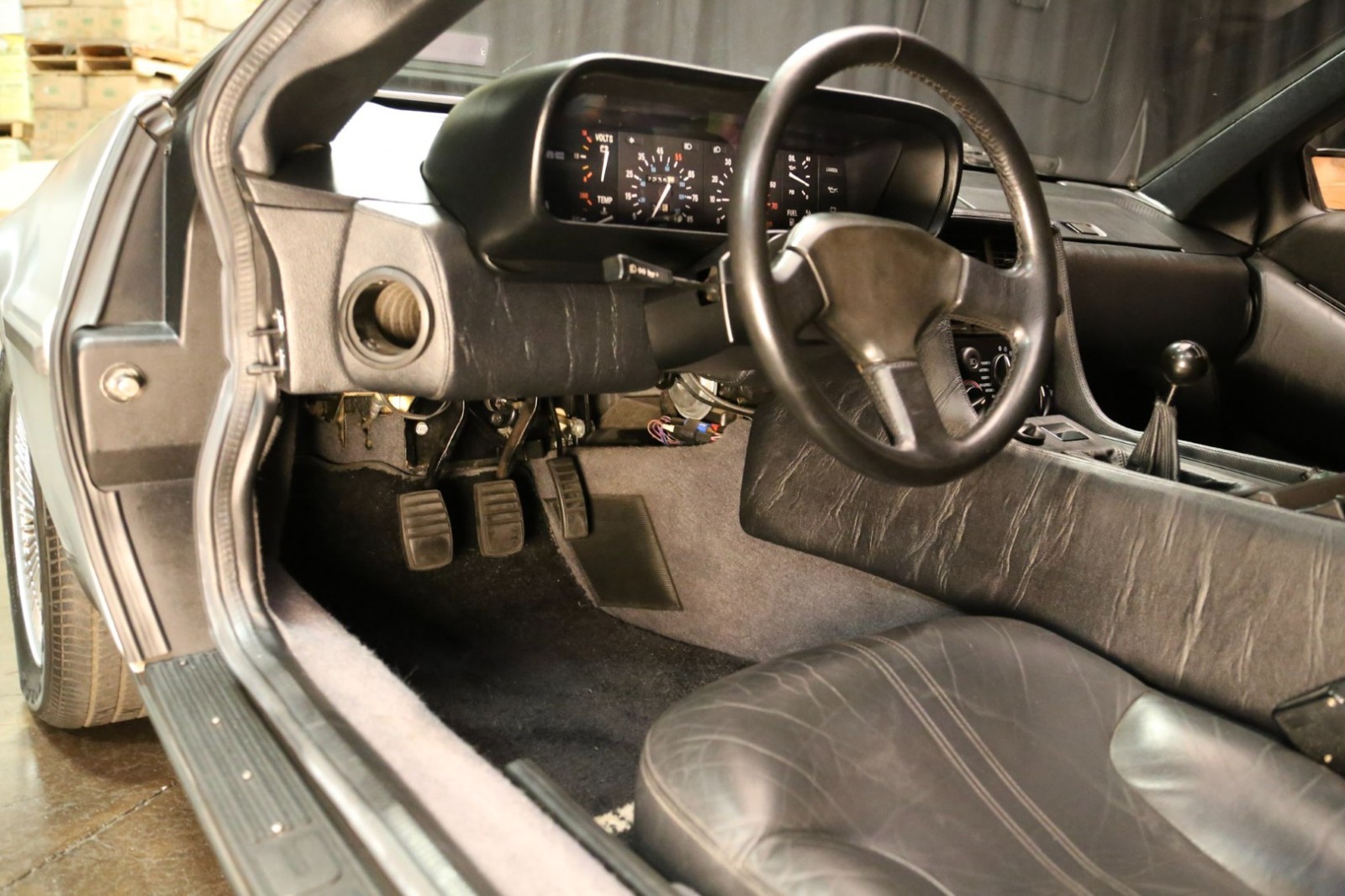 DeLorean-1981-24
