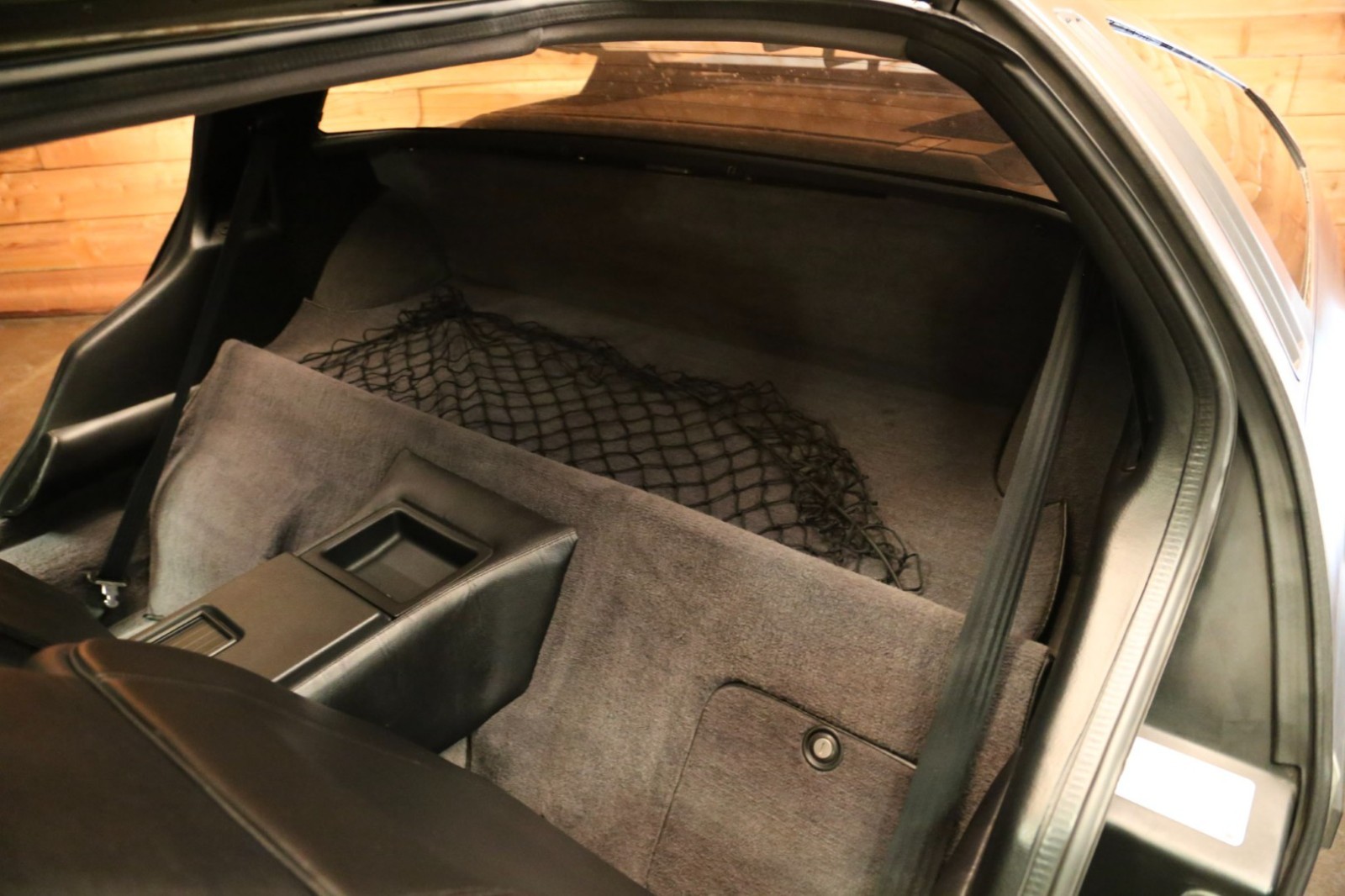DeLorean-1981-27