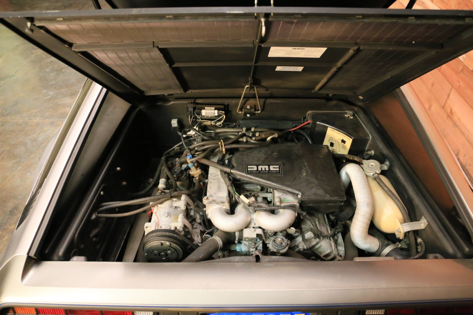 DeLorean-1981-28