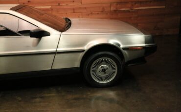 DeLorean-1981-3