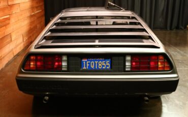 DeLorean-1981-33