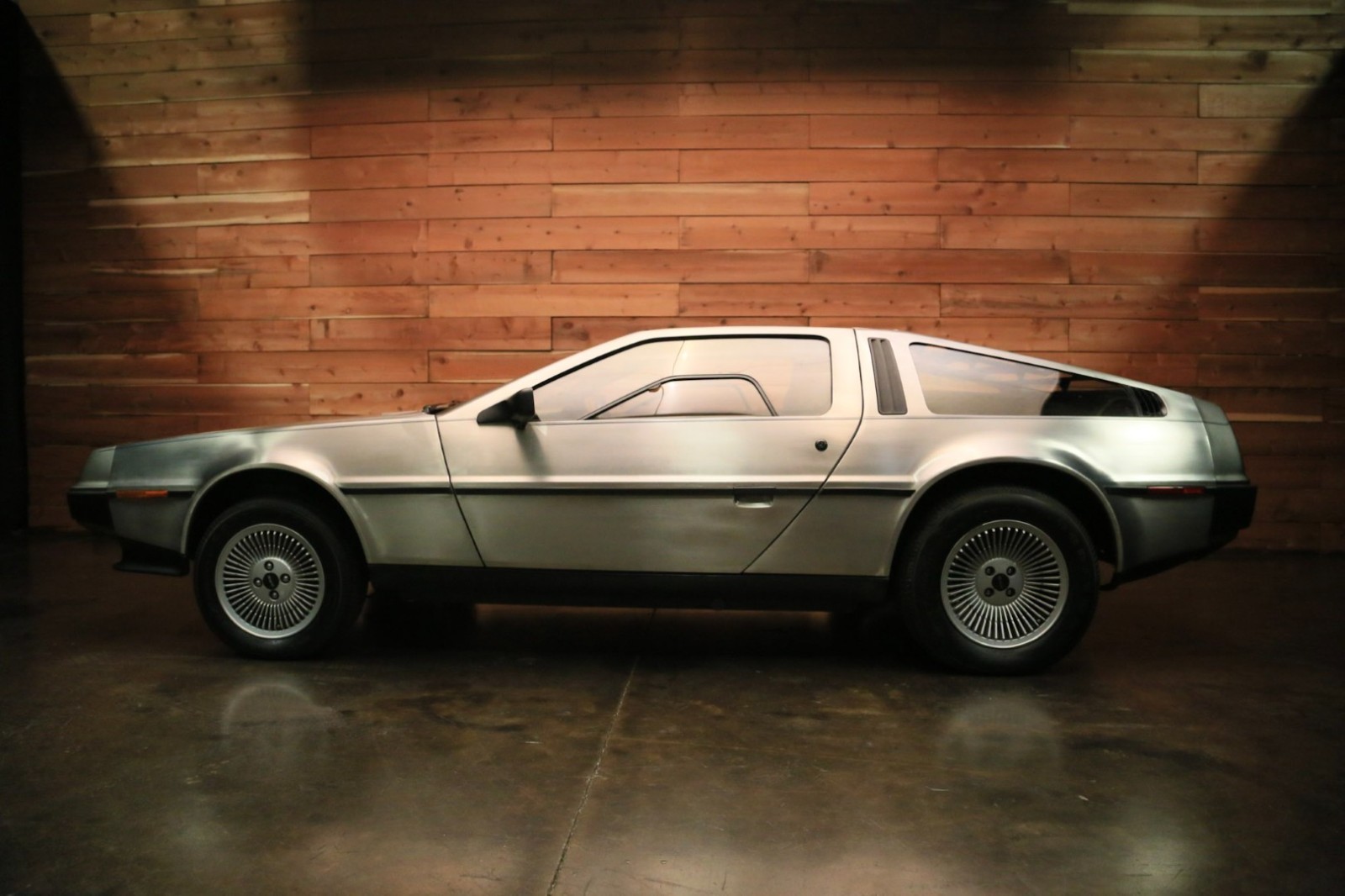 DeLorean-1981-8