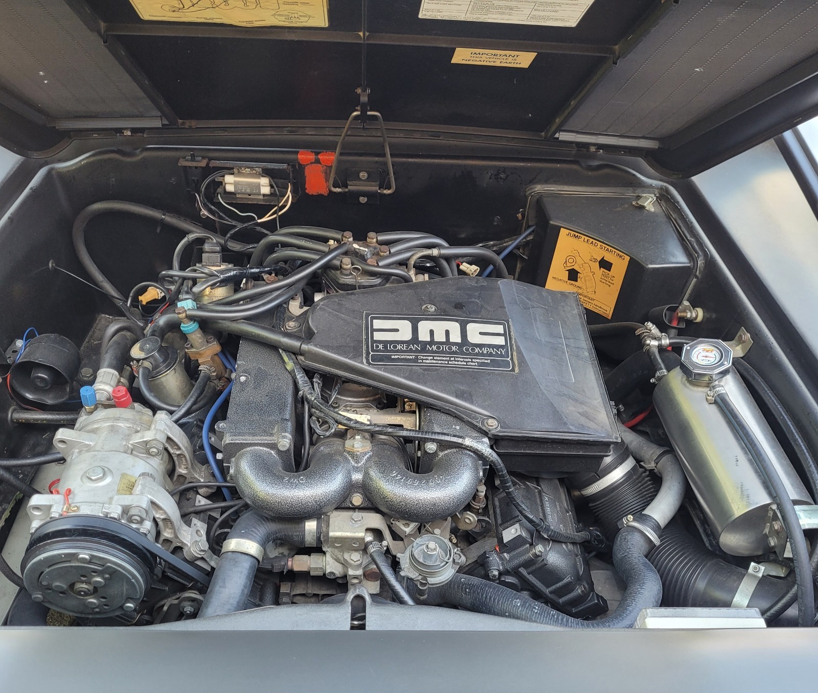 DeLorean-DMC-12-1981-8
