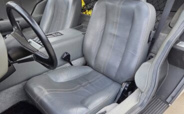 DeLorean-DMC12-1981-Coupe-10
