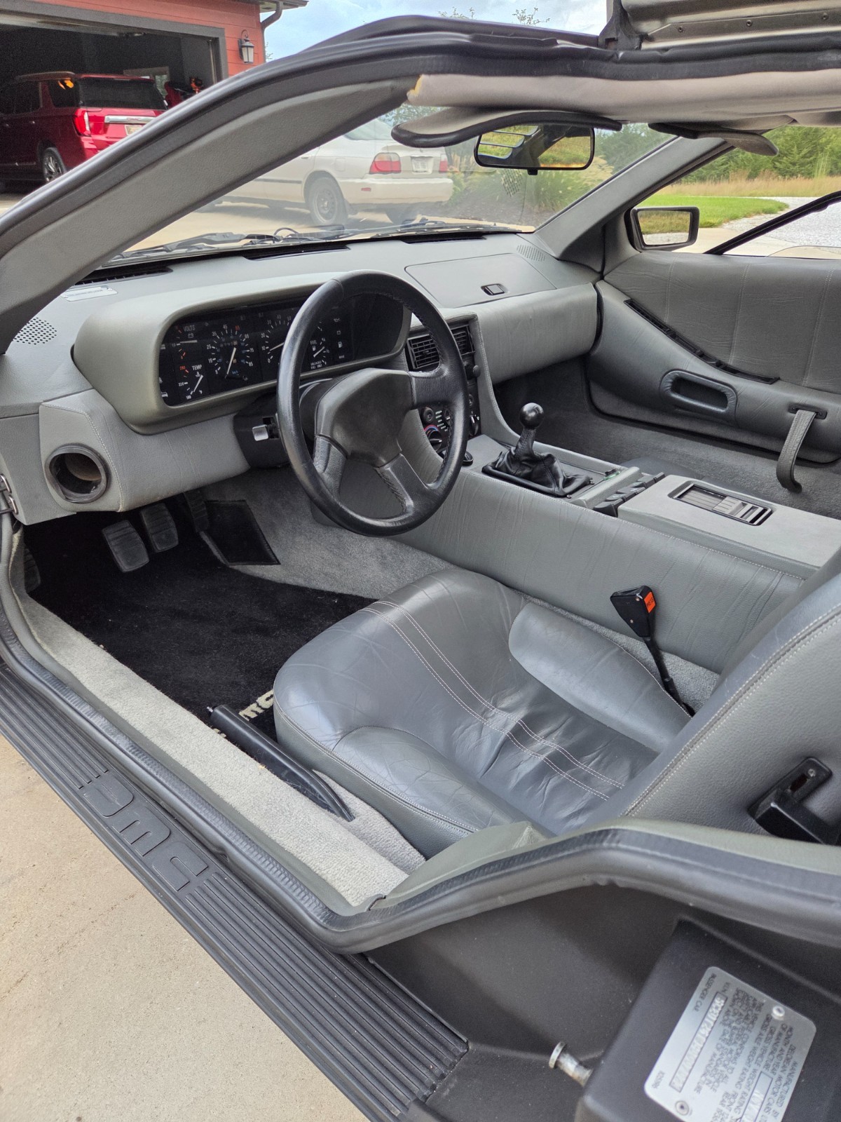 DeLorean-DMC12-1981-Coupe-11