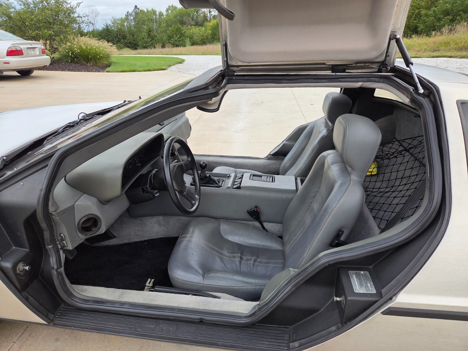 DeLorean-DMC12-1981-Coupe-12