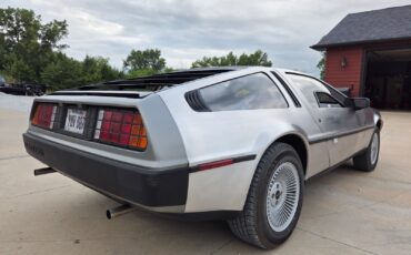 DeLorean-DMC12-1981-Coupe-2