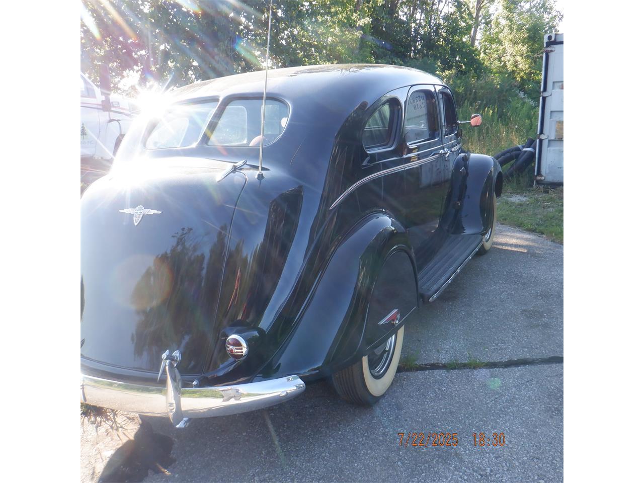 Desoto-S-2-airflow-1936-black-burgundy-3