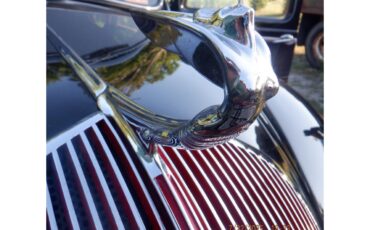 Desoto-S-2-airflow-1936-black-burgundy