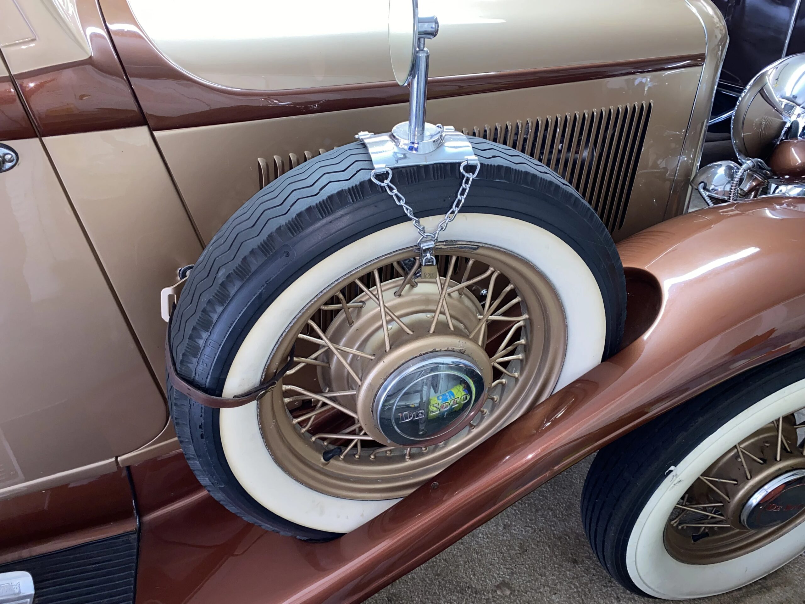 Desoto-Sc-1932-Tan-8