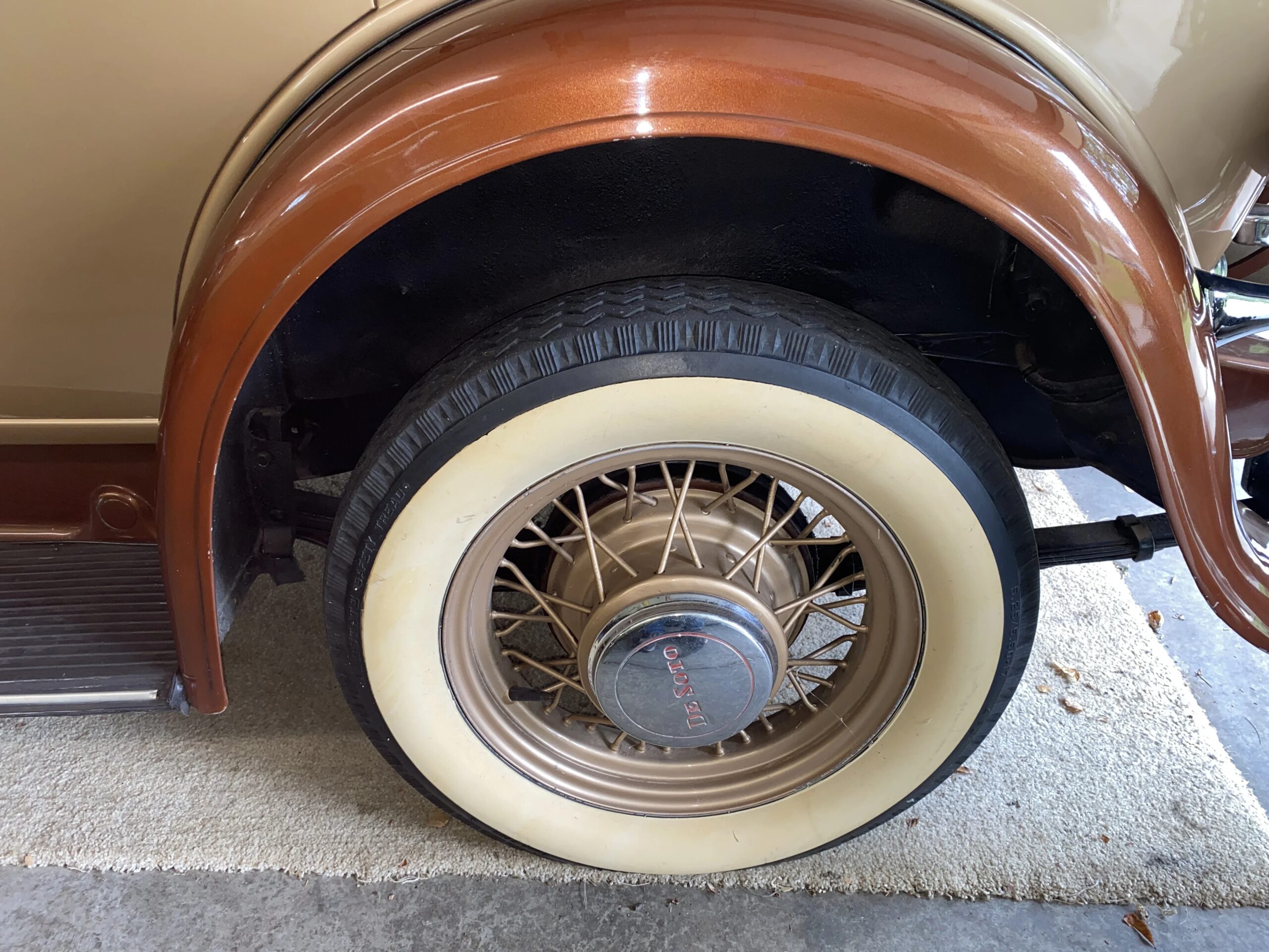 Desoto-Sc-1932-Tan-9