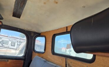 Dodge-12-ton-truck-5-window-pilot-house-1952-Standard-Cab-Pickup-12