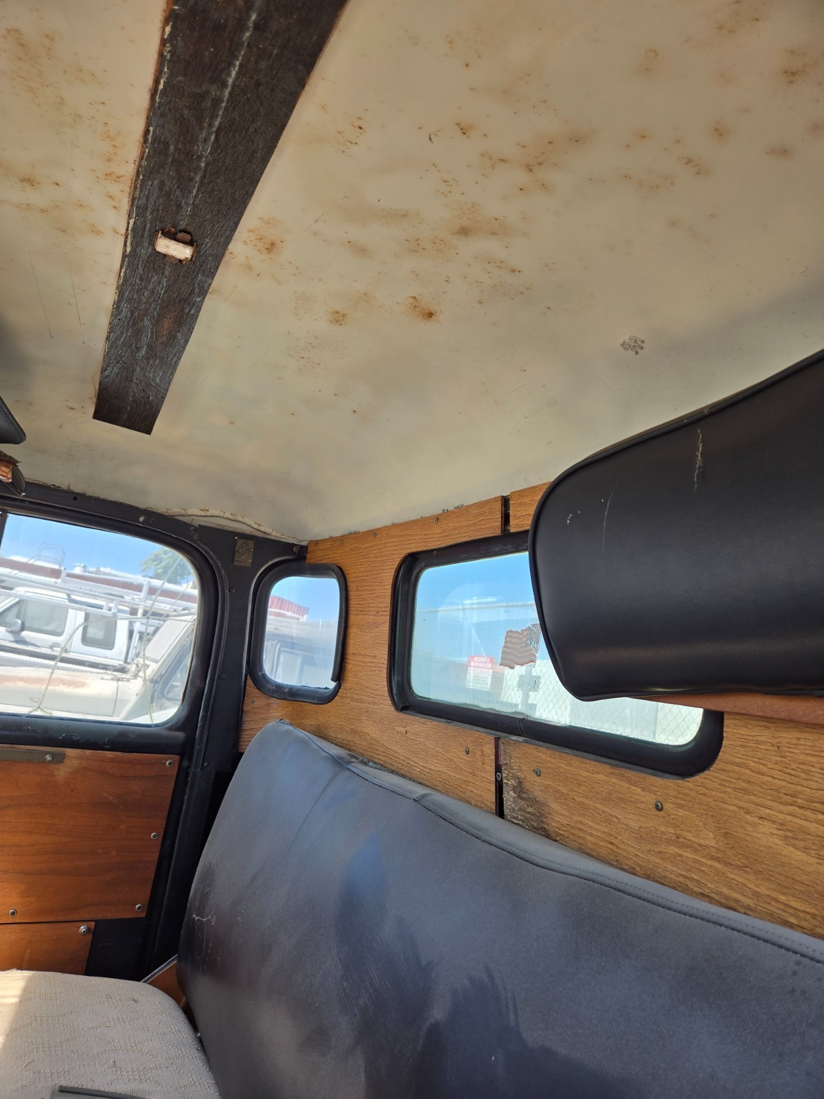 Dodge-12-ton-truck-5-window-pilot-house-1952-Standard-Cab-Pickup-12