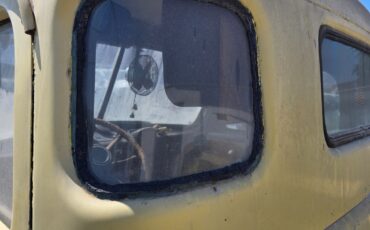 Dodge-12-ton-truck-5-window-pilot-house-1952-Standard-Cab-Pickup-5
