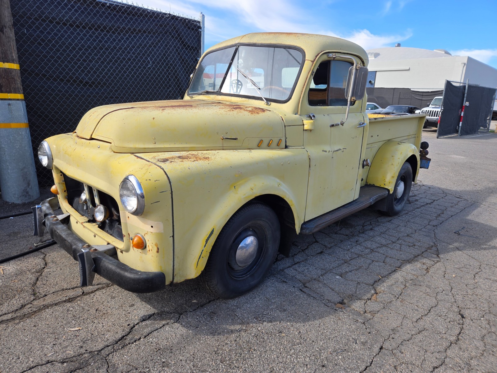 Dodge 1/2 ton truck 5 window pilot house 1952 Standard Cab Pickup