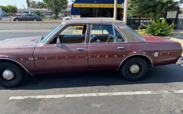 Dodge-1977-red-3