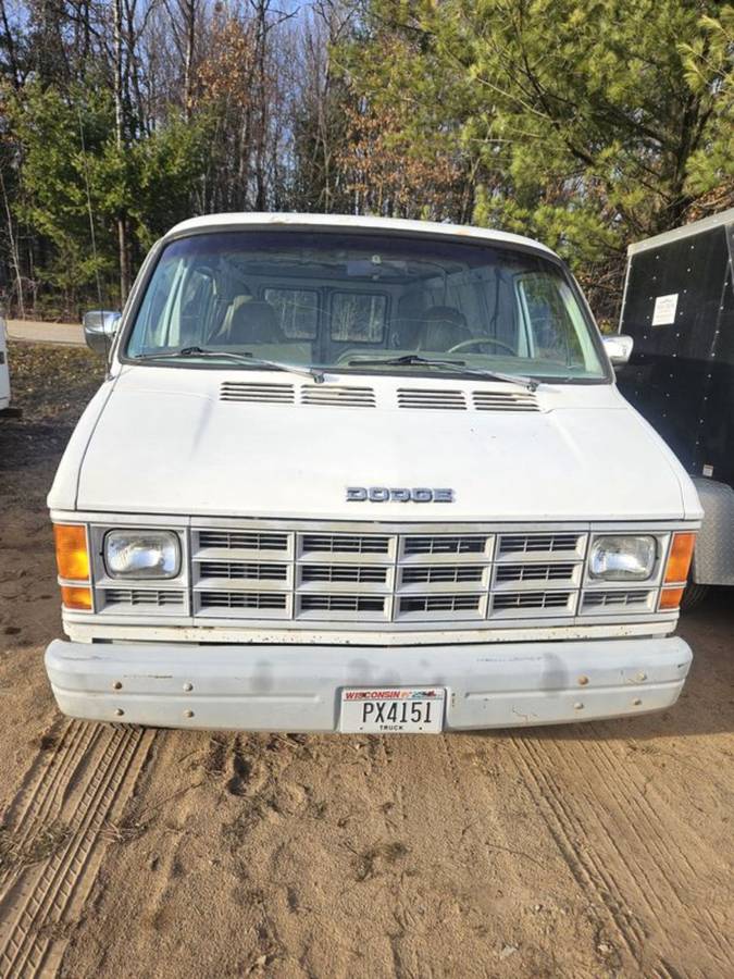Dodge-250-cargo-van-1991