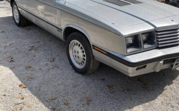 Dodge-600-1985-silver-1