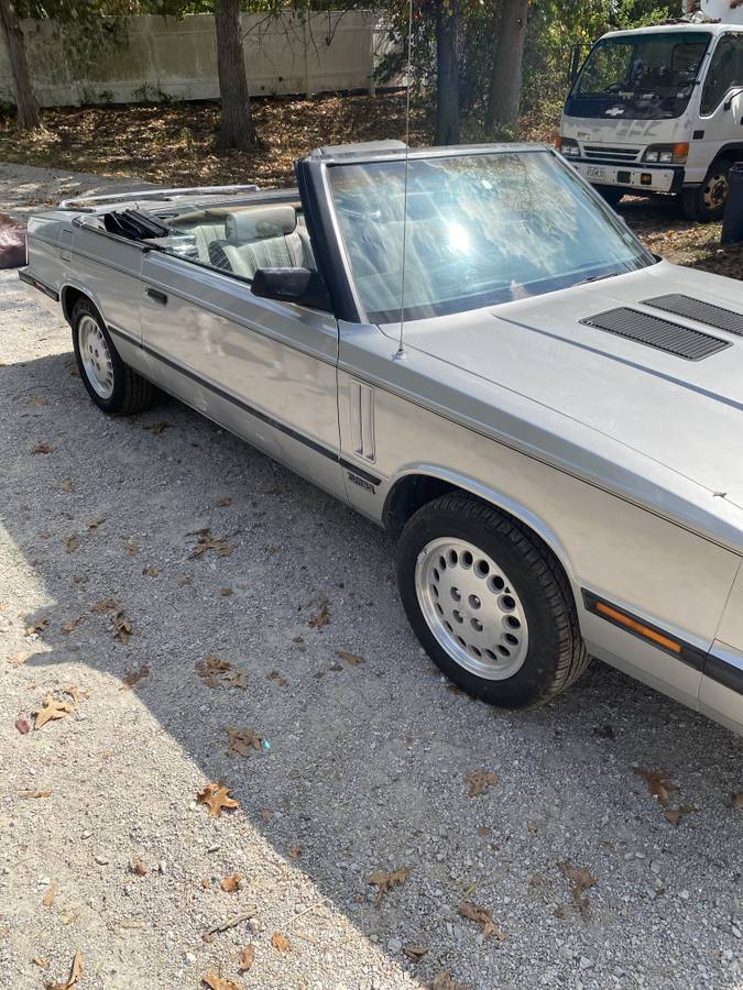 Dodge-600-1985-silver