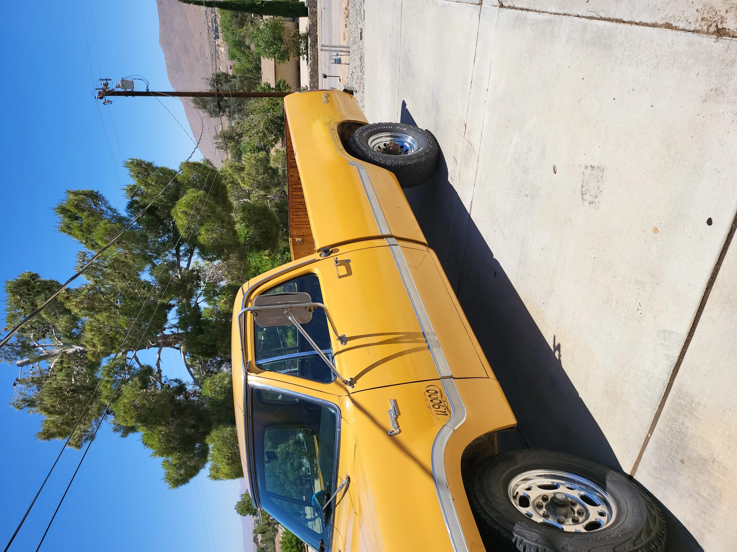 Dodge-B200-1973-Gold-Gold-10