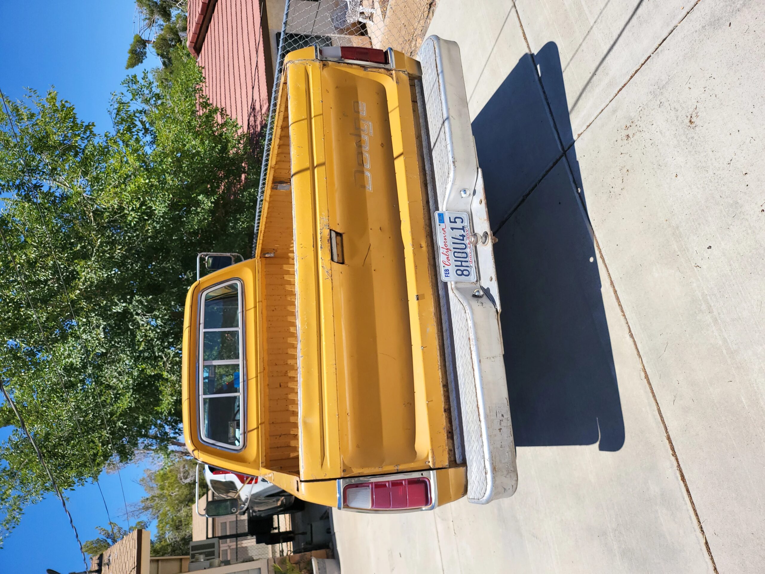 Dodge-B200-1973-Gold-Gold-15