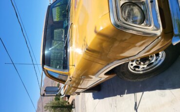 Dodge-B200-1973-Gold-Gold