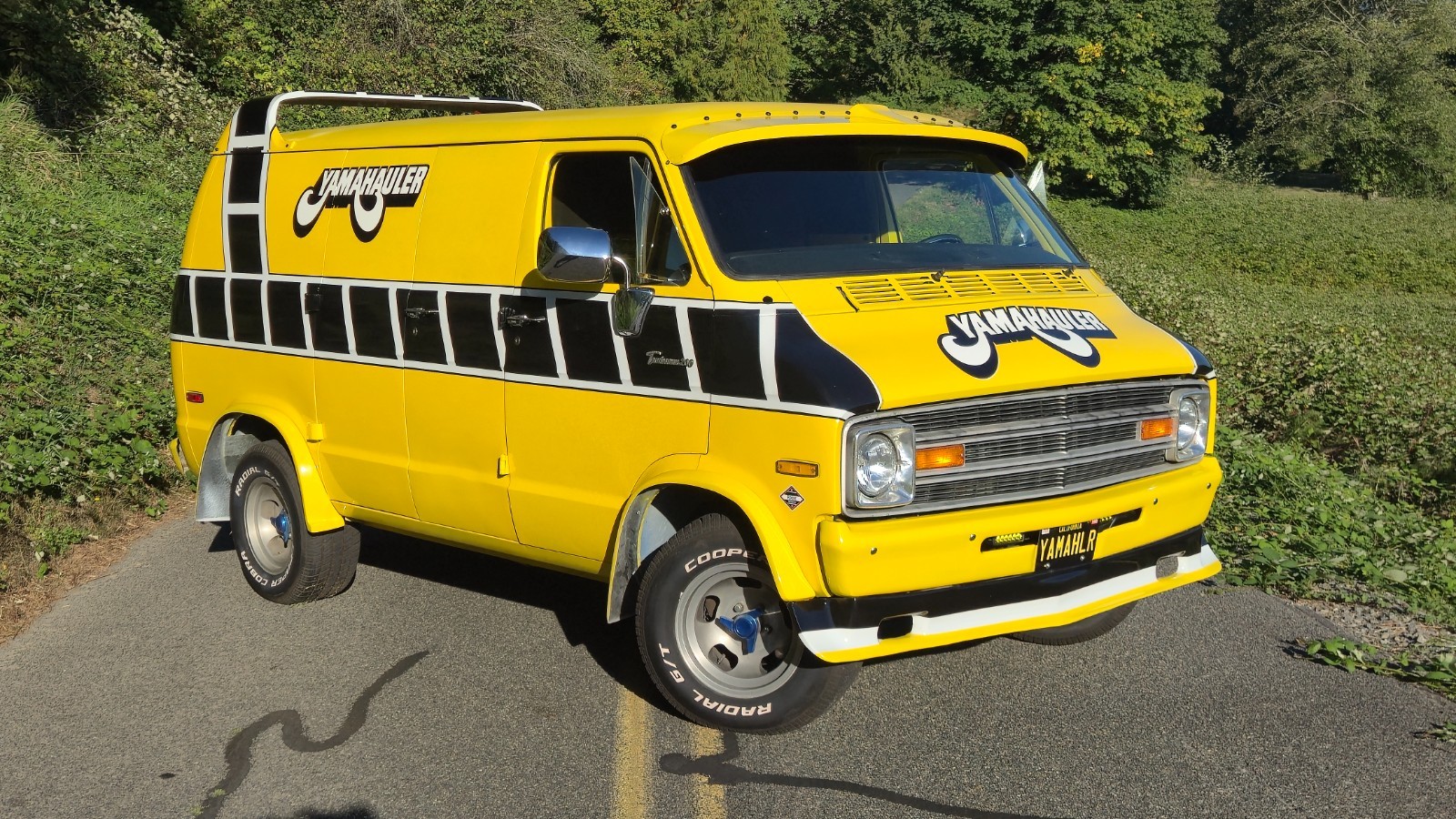 Dodge-B200-Van-1977-Standard-Passenger-Van-1