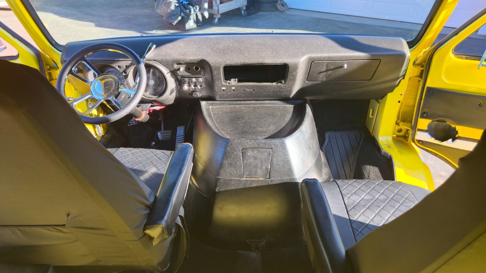 Dodge-B200-Van-1977-Standard-Passenger-Van-11