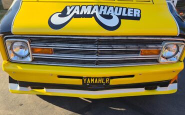 Dodge-B200-Van-1977-Standard-Passenger-Van-12
