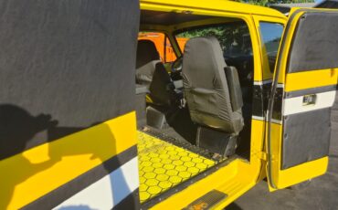 Dodge-B200-Van-1977-Standard-Passenger-Van-8