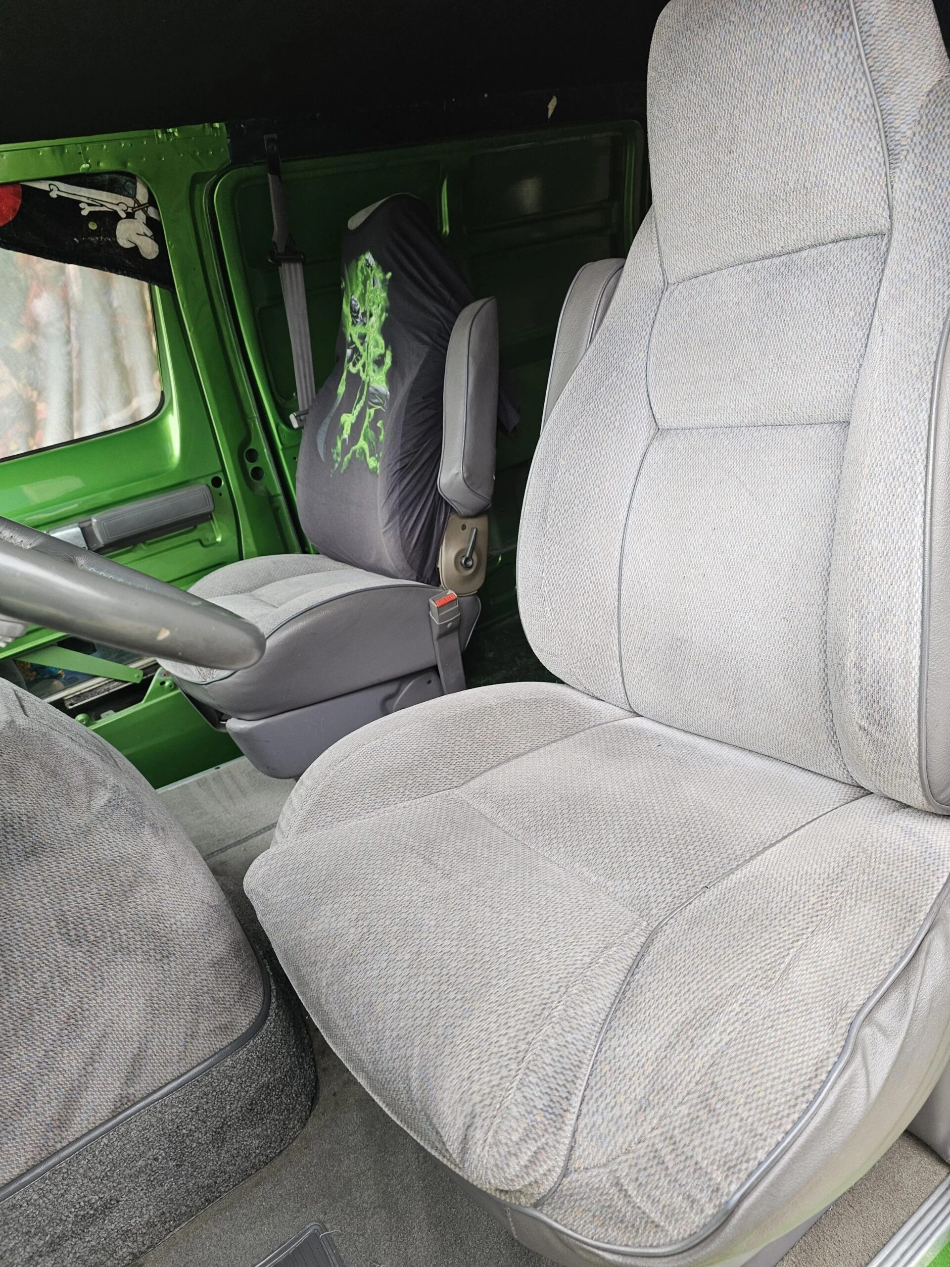 Dodge-B250-passenger-1987-Green-Gray-7