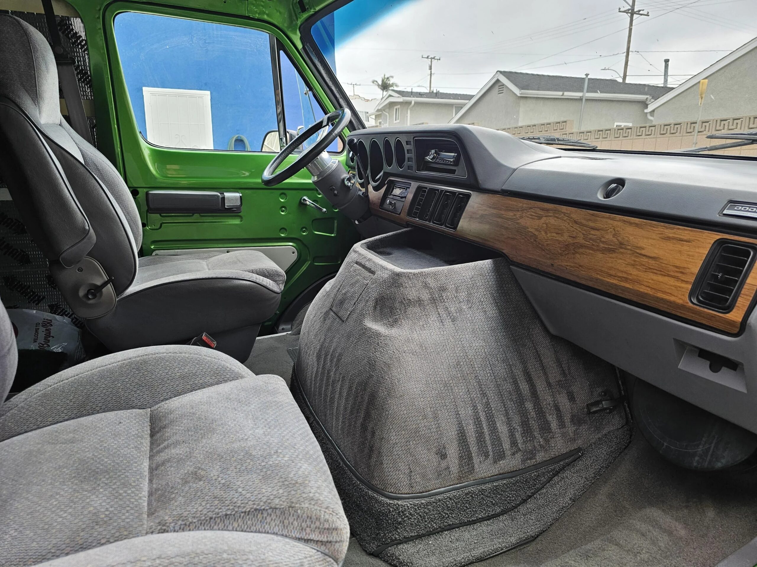 Dodge-B250-passenger-1987-Green-Gray-8