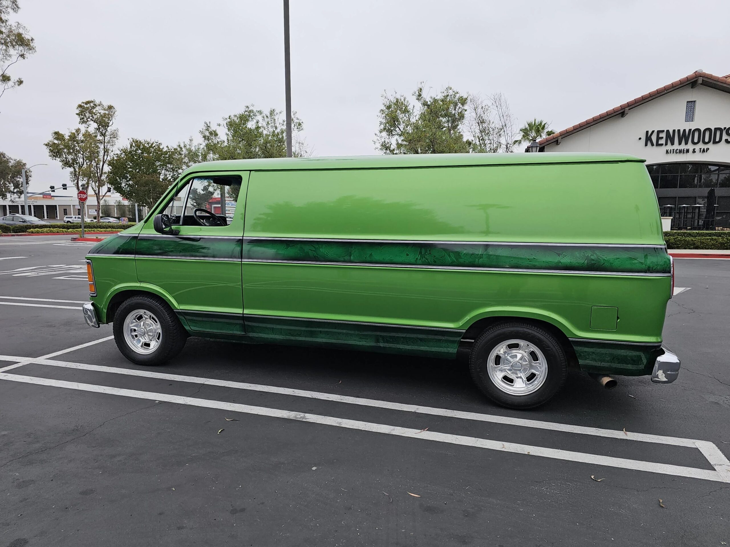 Dodge-B250-passenger-1987-Green-Gray