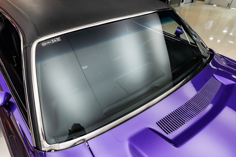 Dodge-Challenger-1970-Purple-20