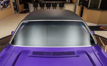 Dodge-Challenger-1970-Purple-21