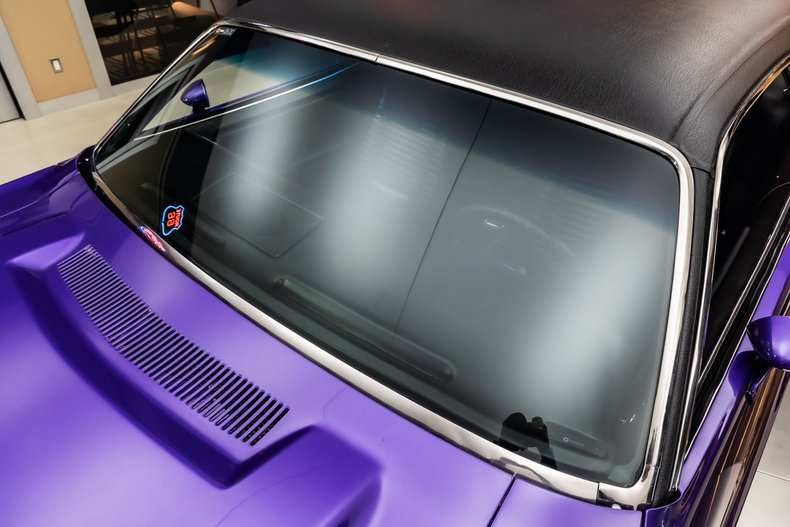 Dodge-Challenger-1970-Purple-22