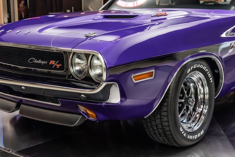 Dodge-Challenger-1970-Purple-24