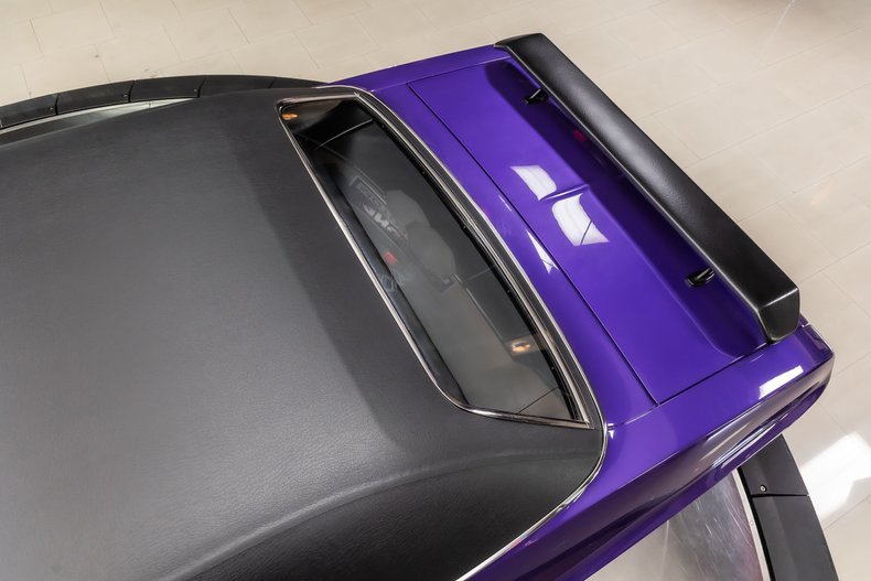 Dodge-Challenger-1970-Purple-27