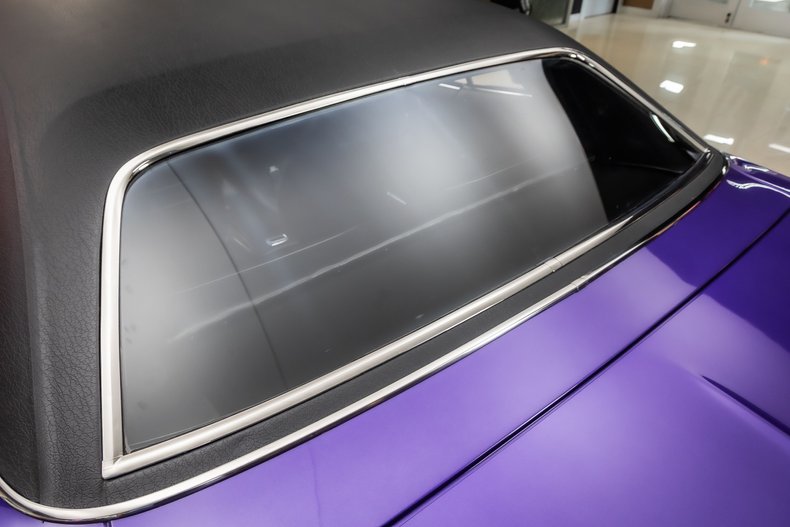 Dodge-Challenger-1970-Purple-33