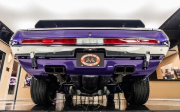 Dodge-Challenger-1970-Purple-43