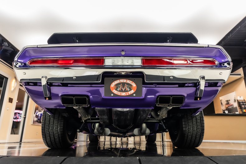 Dodge-Challenger-1970-Purple-43