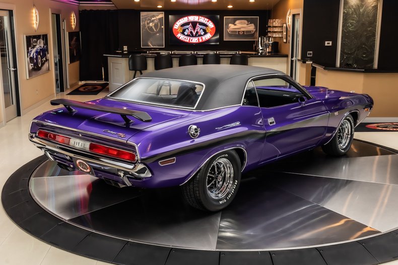 Dodge-Challenger-1970-Purple-6