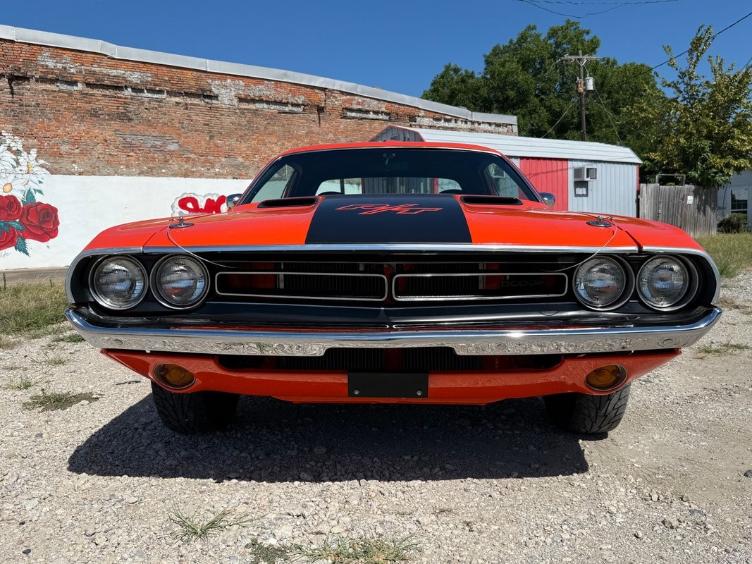 Dodge-Challenger-1971-4