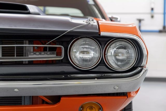 Dodge-Challenger-1971-Coupe-11