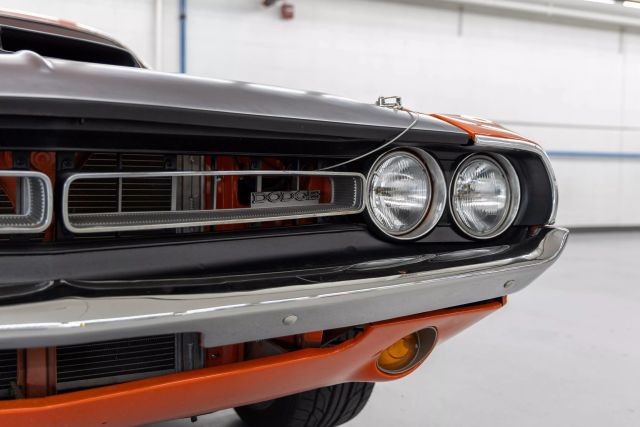 Dodge-Challenger-1971-Coupe-12