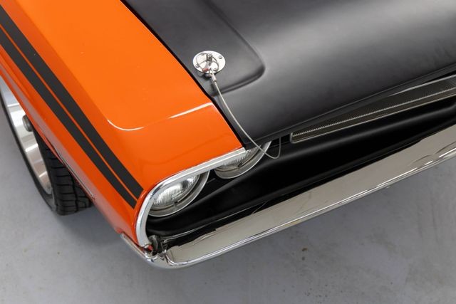 Dodge-Challenger-1971-Coupe-14