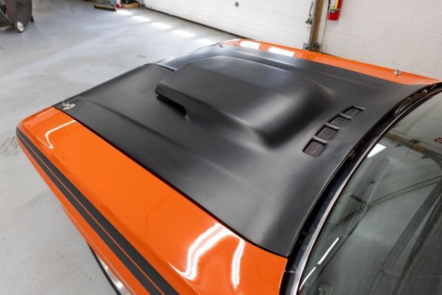 Dodge-Challenger-1971-Coupe-18