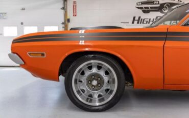 Dodge-Challenger-1971-Coupe-21
